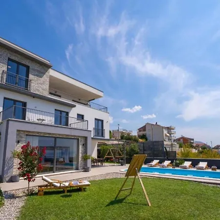 Judita - Five Bedroom House *