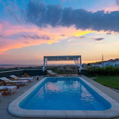 Judita - Five Bedroom House * Mravince
