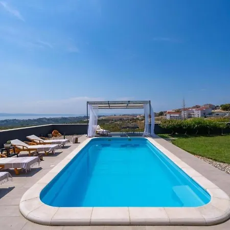 Βίλα Judita - Five Bedroom House Mravince