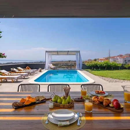 Judita - Five Bedroom House Βίλα